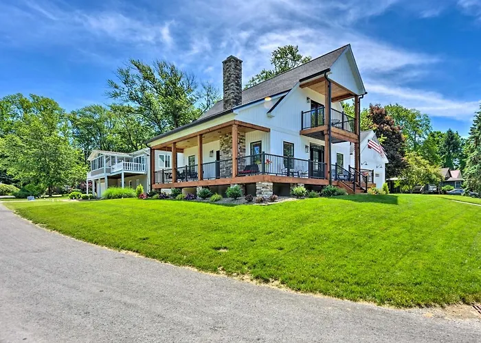 Charming Lake Erie Getaway Walk To Beach!