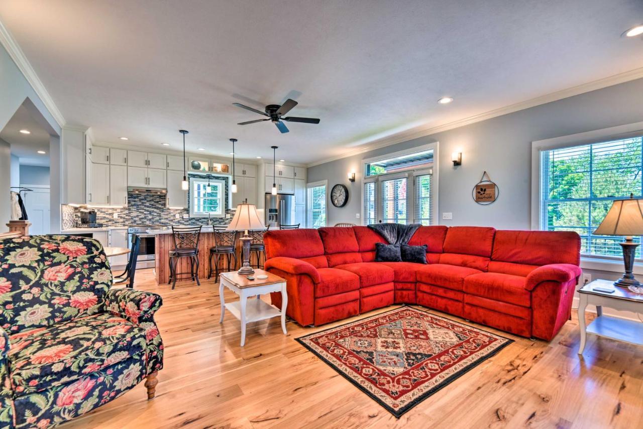 Charming Erie Getaway Walk To Beach! *