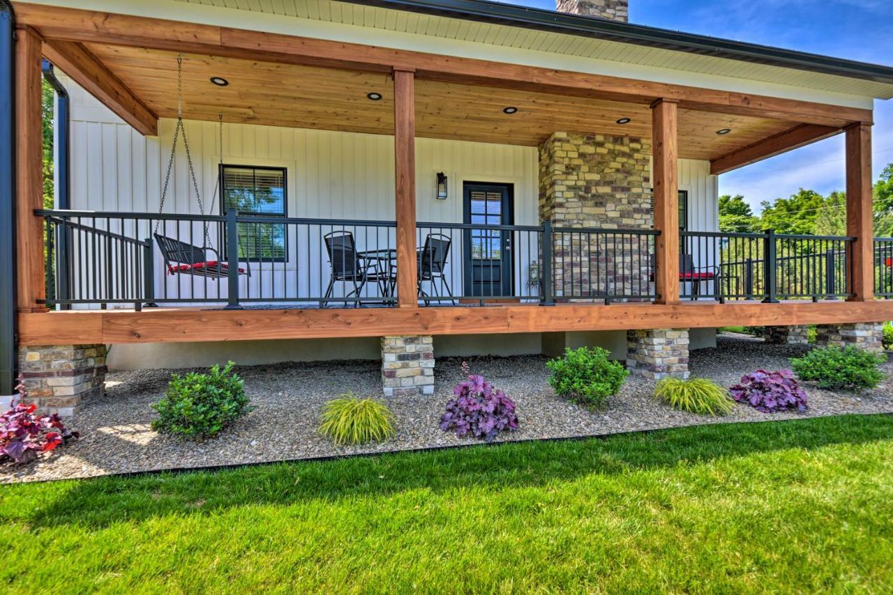 Charming Erie Getaway Walk To Beach! * North East
