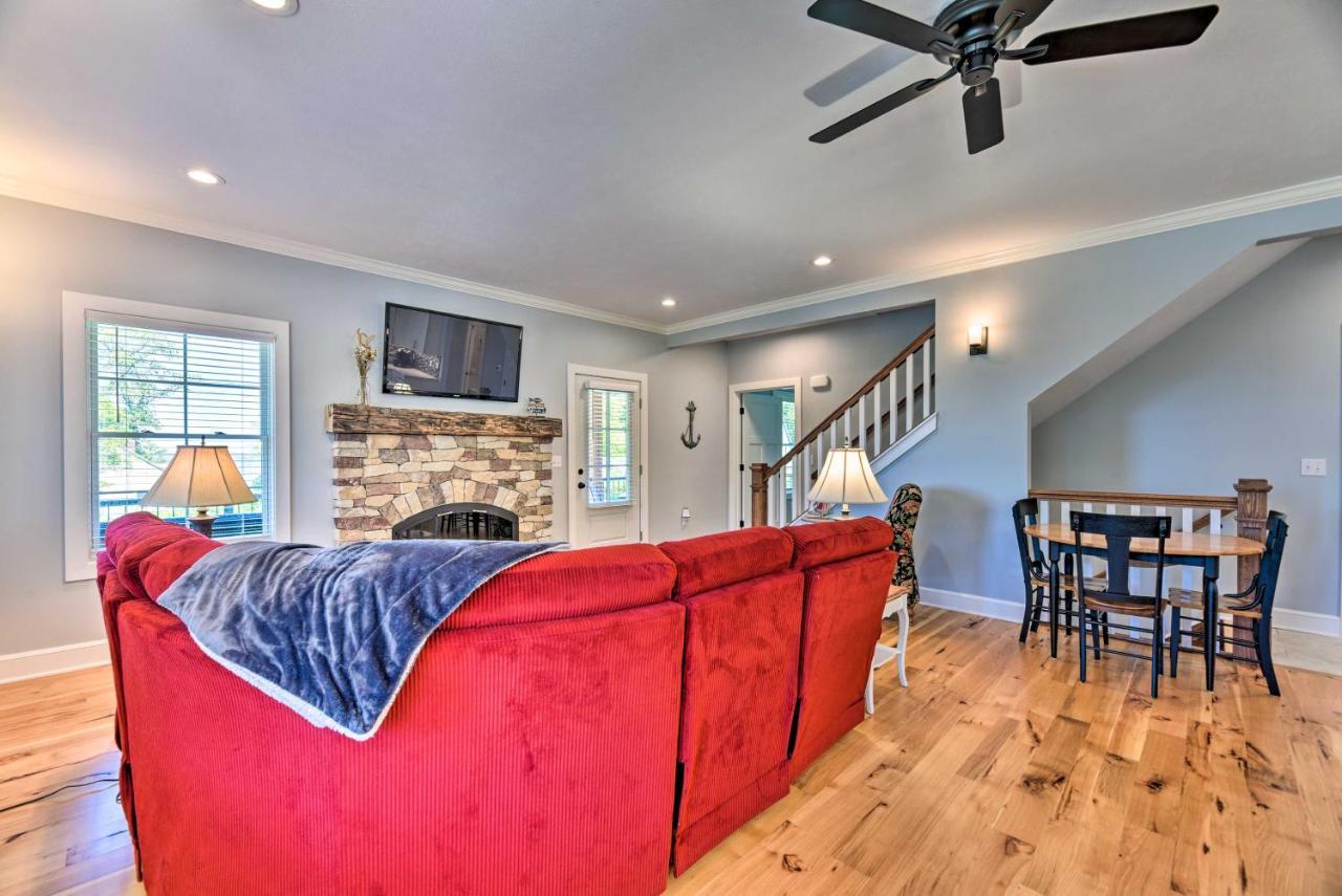 Charming Erie Getaway Walk To Beach! North East