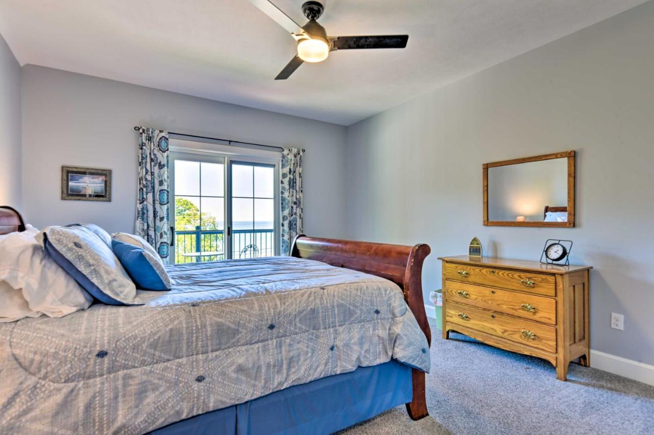 Holiday home Charming Erie Getaway Walk To Beach!